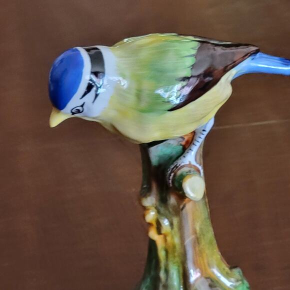 Vintage Tuscan Blue Cap Female Yellow Bird Figurine England 5.25". - Picture 4 of 16